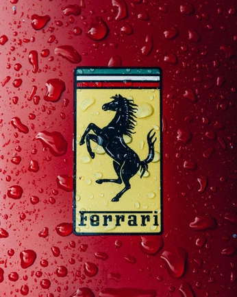A cover of "ferrari" cluster. The owner is mercisemino. The cluster consists of 4 elements.