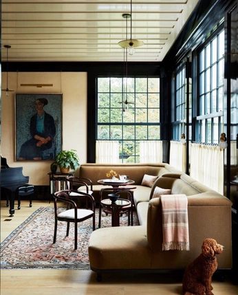 A cover of "Living" cluster. The owner is henrybrereton. The cluster consists of 32 elements.