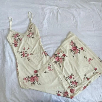 A cover of "clothes" cluster. The owner is laneyluvsfrogs. The cluster consists of 64 elements.