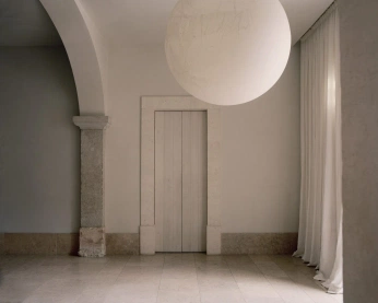 A cover of "Minimalist white archite" cluster. The owner is sweetlittleben. The cluster consists of 1 element.