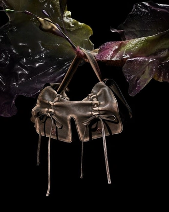 A cover of "VINTAGE STORE MOODBOARD" cluster. The owner is wikiphan. The cluster consists of 75 elements.