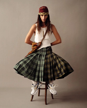 A cover of "outfits" cluster. The owner is nicolecastaneda. The cluster consists of 3 elements.