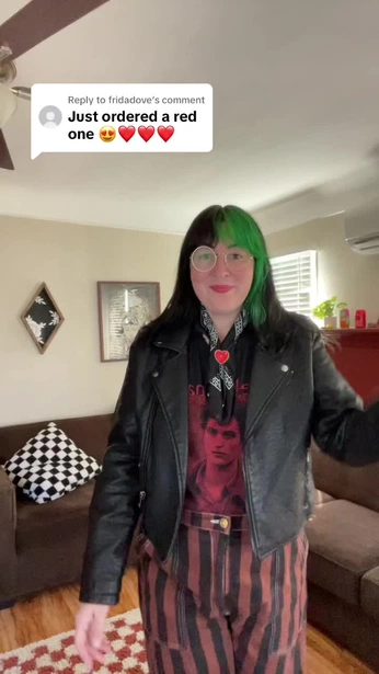 A cover of "Hair" cluster. The owner is bichiron.sdesign. The cluster consists of 1 element.