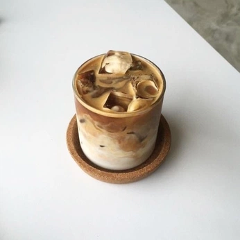 A cover of "//cups lover" cluster. The owner is aliceyes. The cluster consists of 17 elements.