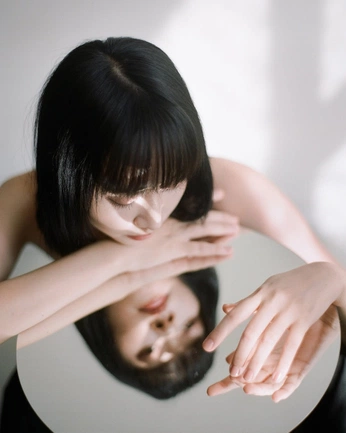 A cover of "Mirror" cluster. The owner is nade9. The cluster consists of 15 elements.