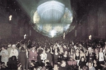 A cover of "nostalgia" cluster. The owner is kelsey. The cluster consists of 15 elements.