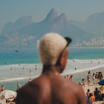 A cover of "Brasil 🇧🇷" cluster. The owner is moonkissedlua. The cluster consists of 3 elements.