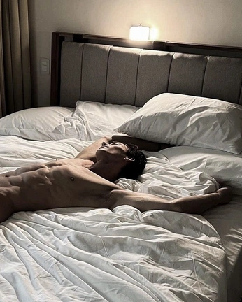 A cover of "Men" cluster. The owner is maksim.soltan. The cluster consists of 34 elements.