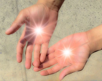 A cover of "This light thing" cluster. The owner is duttypallete. The cluster consists of 3 elements.