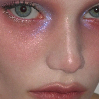 A cover of "makeup | inspo" cluster. The owner is emisy. The cluster consists of 8 elements.