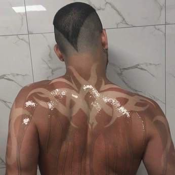 A cover of "White" cluster. The owner is lorenzo7111. The cluster consists of 39 elements.