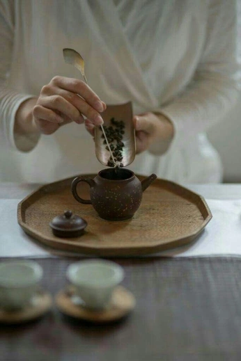 A cover of "obsessed with tea" cluster. The owner is evelinkangur. The cluster consists of 1 element.