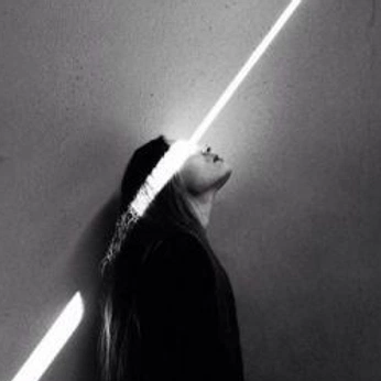 A cover of "Lucid" cluster. The owner is lunarcookie. The cluster description is "loc". The cluster consists of 35 elements.