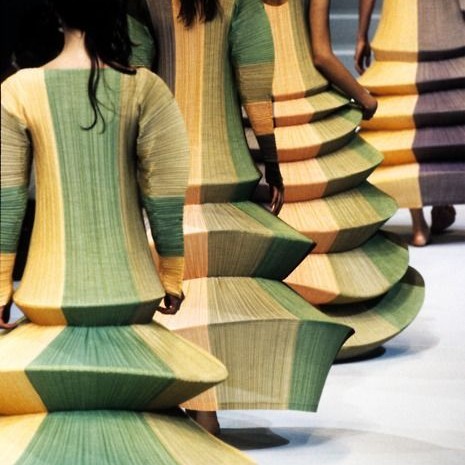when fashion becomes sculpture