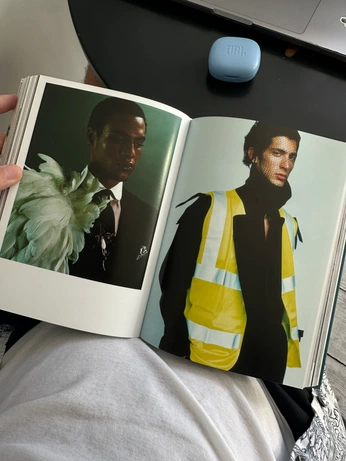 A cover of "Photographers" cluster. The owner is borysenkot. The cluster consists of 11 elements.