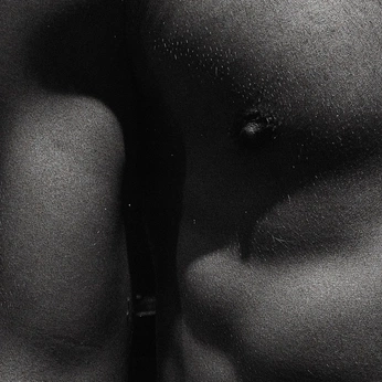 A cover of "Men portraits & nudity" cluster. The owner is syttelf. The cluster description is "body wealth and power ". The cluster consists of 52 elements.