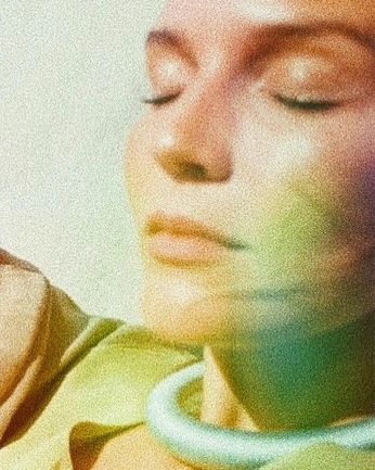 A cover of "Light" cluster. The owner is momyewest. The cluster consists of 2 elements.