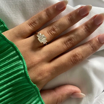 A cover of "💎" cluster. The owner is mlltt. The cluster consists of 34 elements.