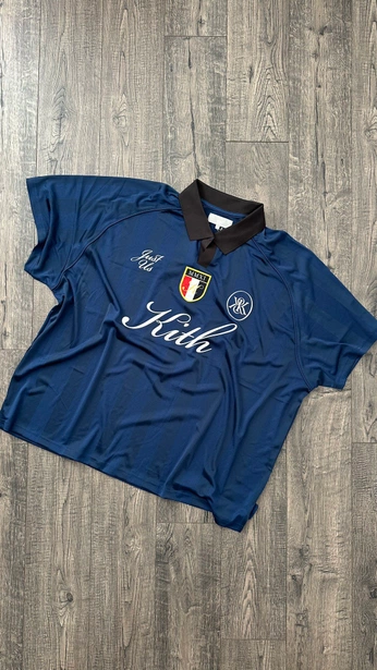 A cover of "Jerseys" cluster. The owner is kavrn. The cluster consists of 3 elements.