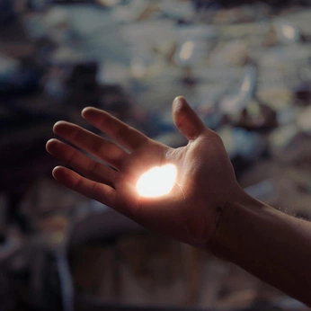 A cover of "Aesthetic pics" cluster. The owner is soulofcaro. The cluster consists of 48 elements.