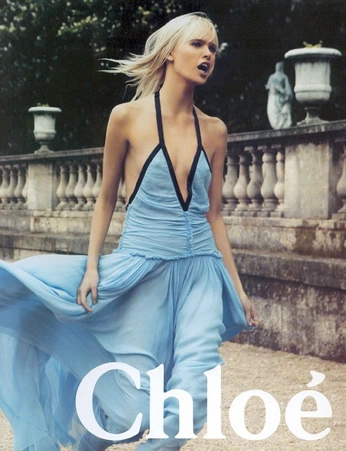 A cover of "Alice" cluster. The owner is doasalicedoes. The cluster consists of 77 elements.