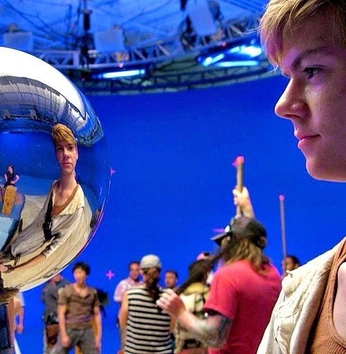 A cover of "Maze Runner" cluster. The owner is alwaysfucking. The cluster consists of 90 elements.