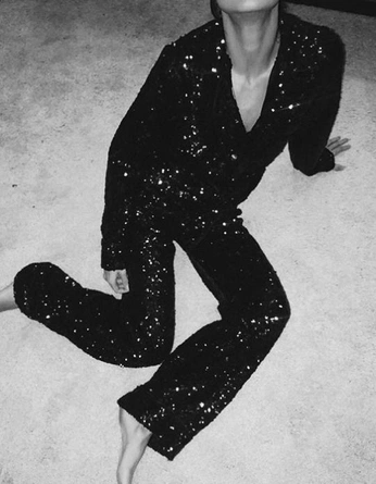 A cover of "chic house party" cluster. The owner is elisepiekarewicz. The cluster consists of 13 elements.