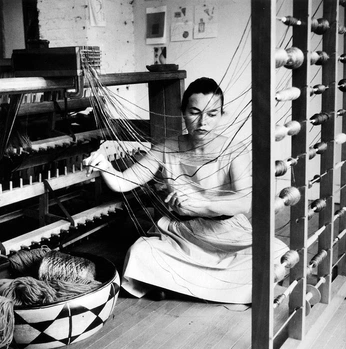 A cover of "people" cluster. The owner is twinkle.ig. The cluster consists of 14 elements.