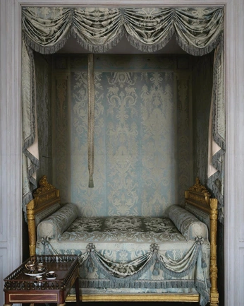 A cover of "Direct inspo" cluster. The owner is 600kshiesty. The cluster consists of 61 elements.