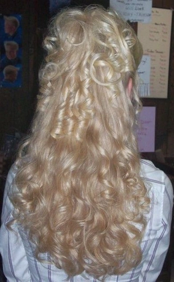 A cover of "princess" cluster. The owner is wanabecoconut. The cluster consists of 42 elements.