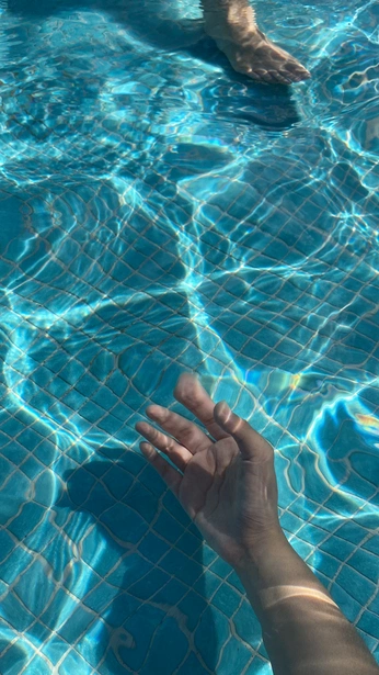 A cover of "Lou" cluster. The owner is yoonajo. The cluster consists of 13 elements.