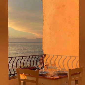 A cover of "Pretty Picture" cluster. The owner is noornachtergaele. The cluster consists of 6 elements.