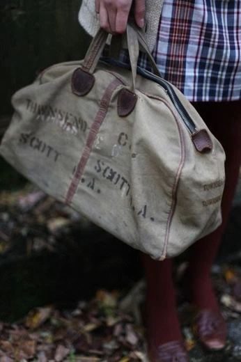 A cover of "monô + CR - bolsa" cluster. The owner is klnsmn. The cluster consists of 16 elements.