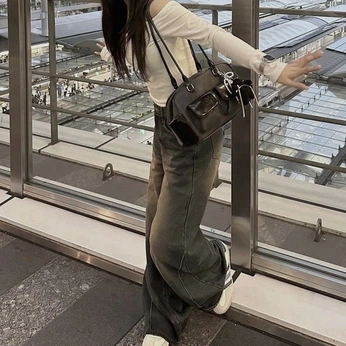 A cover of "Outfits (female)" cluster. The owner is jlloryrei. The cluster description is "Help choose your outfit for the day!". The cluster consists of 55 elements.