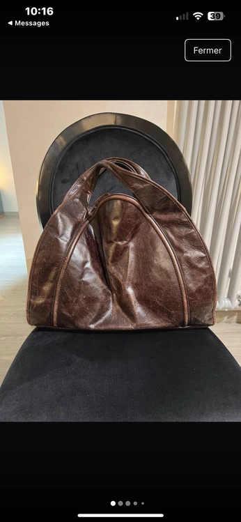 A cover of "Bags" cluster. The owner is paullareau. The cluster description is "des sacs ou des parties de sac". The cluster consists of 20 elements.