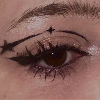 A cover of "Eyeshadow art" cluster. The owner is nekomancernat. The cluster consists of 18 elements.