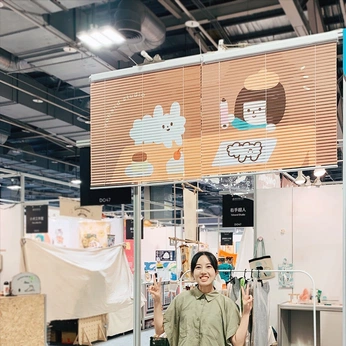 A cover of "Booth" cluster. The owner is lateforeverythin. The cluster consists of 48 elements.