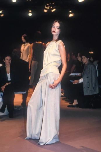 A cover of "Mote" cluster. The owner is 5arara. The cluster consists of 7 elements.