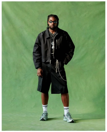 A cover of "HIPERREALISMO" cluster. The owner is youknowvvt. The cluster consists of 11 elements.