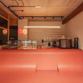 A cover of "Hospitality" cluster. The owner is alicat. The cluster consists of 4 elements.