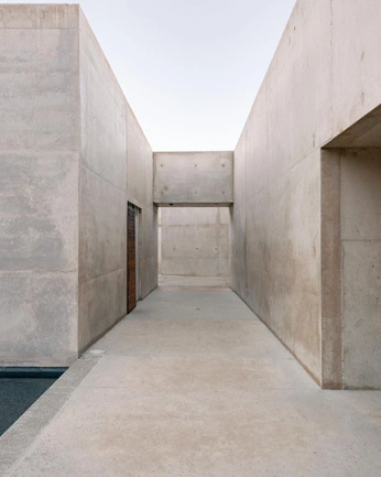 A cover of "interior design" cluster. The owner is valentinavalnz. The cluster consists of 2 elements.