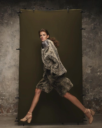 A cover of "High Fashion Shoot" cluster. The owner is amberhossack. The cluster consists of 28 elements.