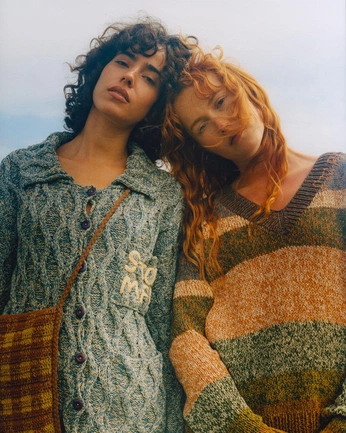 A cover of "clothes" cluster. The owner is fennel.x. The cluster consists of 2 elements.