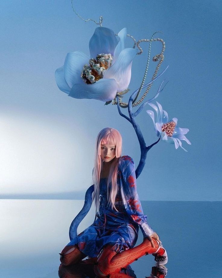 Model 湘湘 with makeup and hair by 邱娇娇.