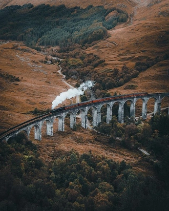 A cover of "real references" cluster. The owner is hoseinsaabet. The cluster consists of 11 elements.