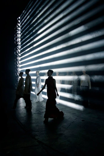 A cover of "Light" cluster. The owner is oce75018. The cluster consists of 13 elements.