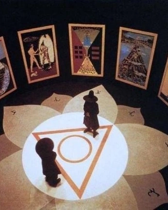 A cover of "brite" cluster. The owner is britehood. The cluster consists of 17 elements.