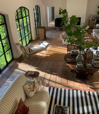 A cover of "place" cluster. The owner is magixhi. The cluster consists of 12 elements.