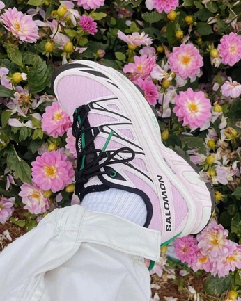 A cover of "garments" cluster. The owner is cadena. The cluster consists of 124 elements.