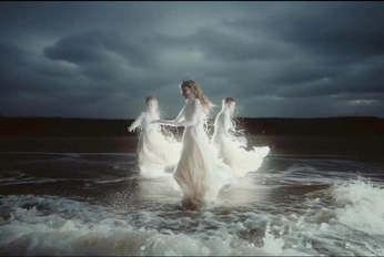 A cover of "LIKE" cluster. The owner is nclstrm. The cluster consists of 24 elements.